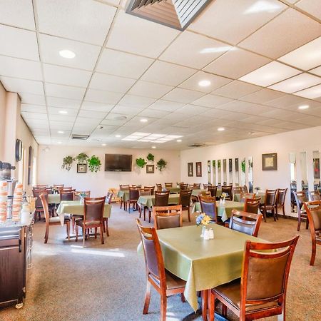 Quality Inn & Suites Escanaba North Экстерьер фото